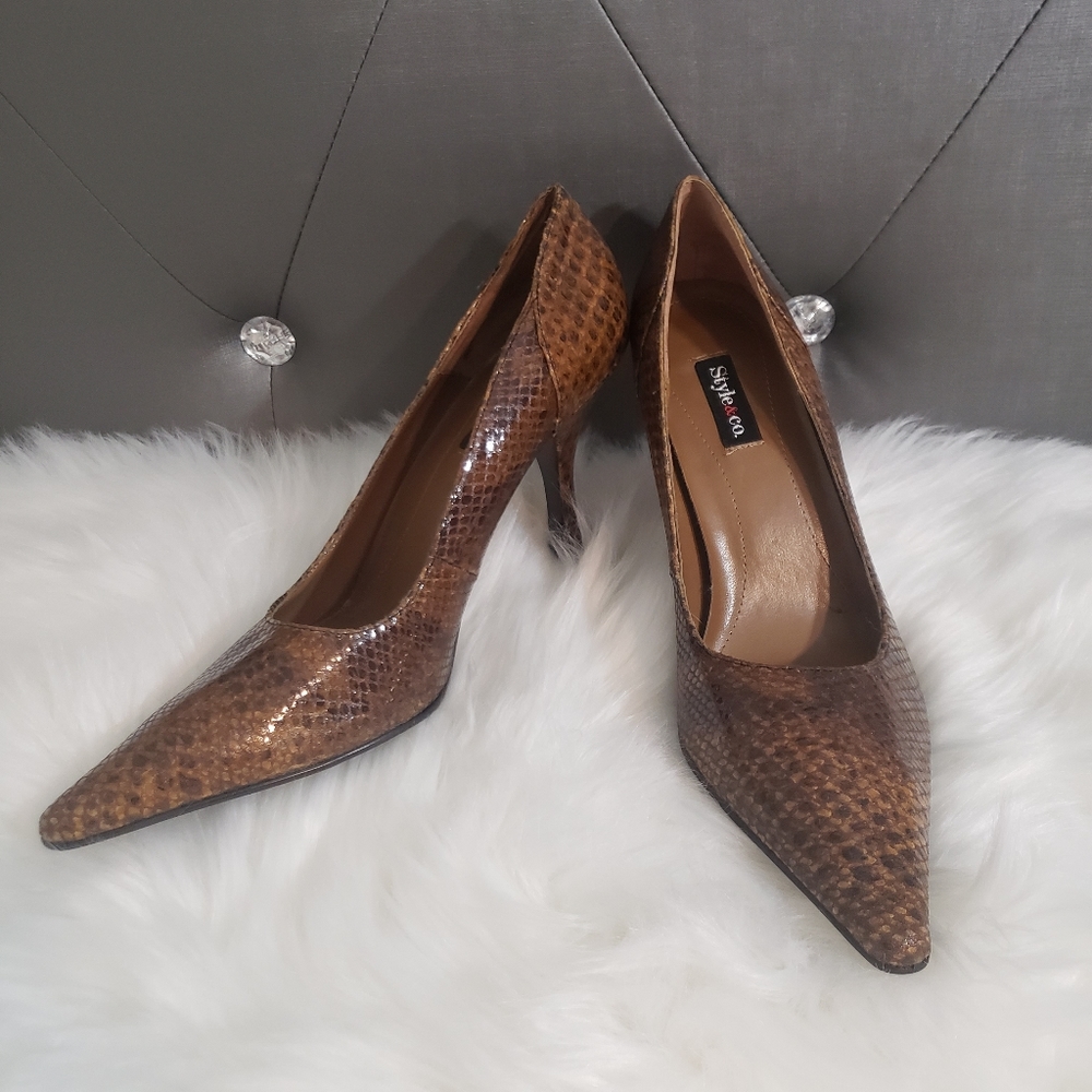 Style & Co. Snake texture leather heels